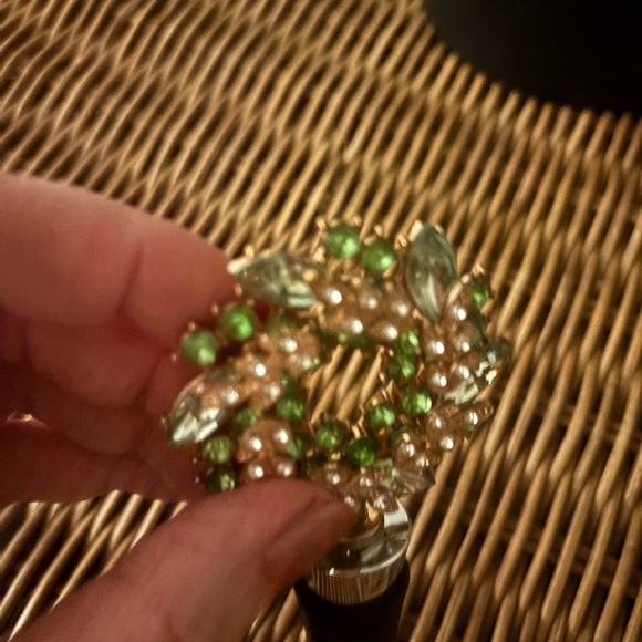 Other - Elegant Wreath Wine Stopper Green Sparkling Gold NEW Final Sale